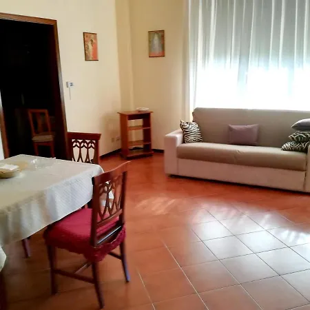 Elegant 80 M² * Trani